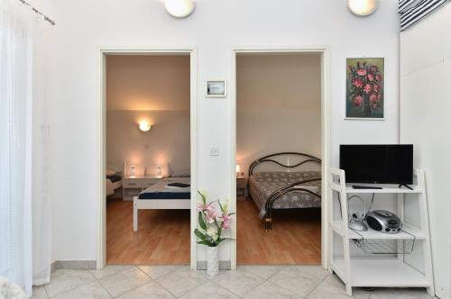 Apartment Mladen 1860