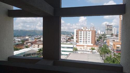 vistas a la ciudad desde la ventana del edificio en Aparta estudio NUEVO- zona centrica de Bucaramanga, en Bucaramanga