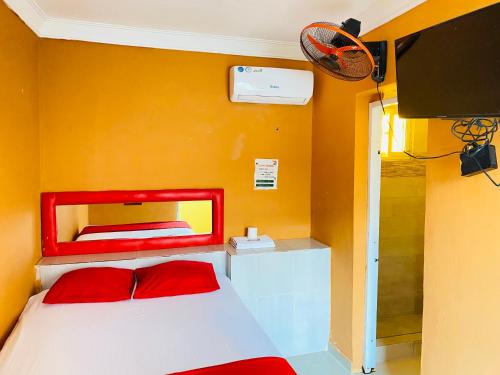 Postel nebo postele na pokoji v ubytování HOTEL ARUBA