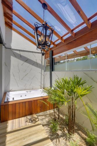 Taman di luar Pousada Trem Chic