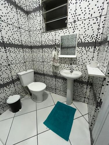 Ένα μπάνιο στο Casa no Rio de Janeiro