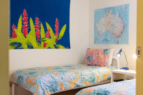 Ένα ή περισσότερα κρεβάτια σε δωμάτιο στο Family friendly apartment with a stunning view