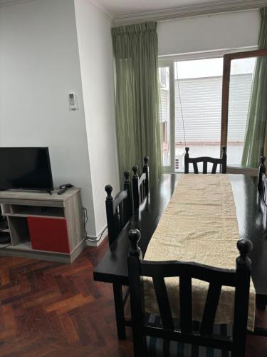 Μια τηλεόραση ή/και κέντρο ψυχαγωγίας στο Departamento Centro Plaza 9 Julio