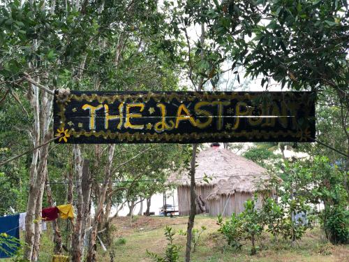 The Last Point Koh Takievに飾ってある許可証、賞状、看板またはその他の書類