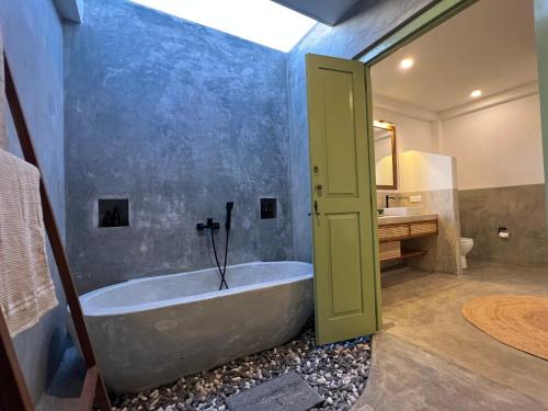 Ένα μπάνιο στο Zen House
