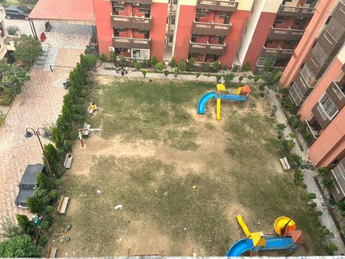 พื้นที่เล่นสำหรับเด็กของ Tripur Sundari Nilaya