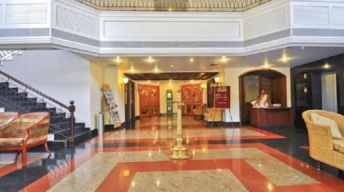 Χώρος καθιστικού στο Holiday Hotel
