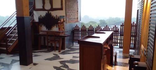 Pemandangan gunung umum atau pemandangan gunung yang diambil dari hotel