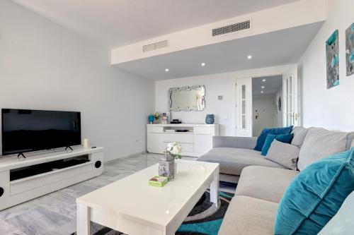 Spectacular Sea View Duplex - near Duquesea port, Manilva