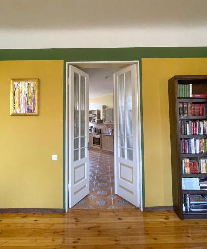 Biblioteca de l'apartament