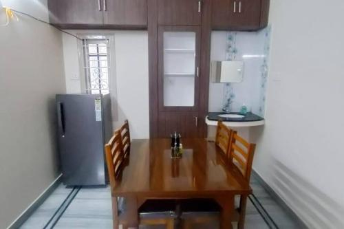 Kuchyň nebo kuchyňský kout v ubytování Servostay 2 BHK in Kukatpally in Prime Location #202