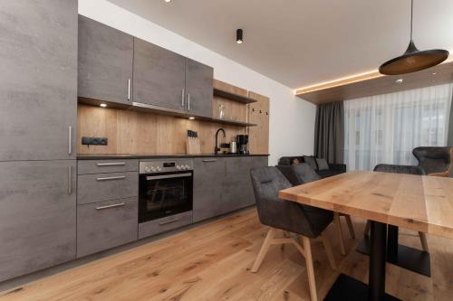Una cocina o zona de cocina en A CASA Serenity