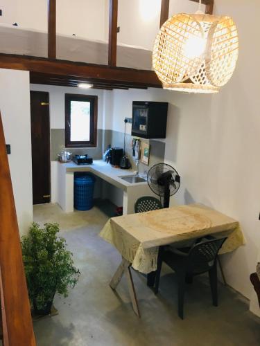 Η κουζίνα ή μικρή κουζίνα στο LUMI CASA MIRISSA