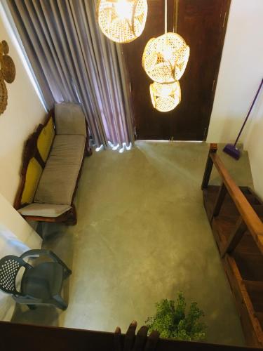 Χώρος καθιστικού στο LUMI CASA MIRISSA