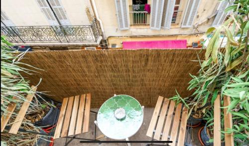 Proche du Vieux-Port, avec balcon