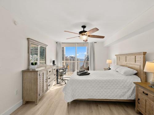 Brickell Luxe - Best Balcony - 32nd Fl - Luxe Waterfront & City Views - Furnished Balcony - Walk-Water-WiFi photo 32