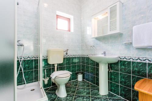 Ванна кімната в Guest house Lavanda 4