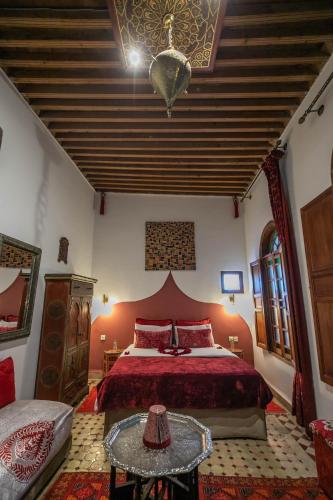 Riad Les Idrissides Chez LEAにあるシーティングエリア
