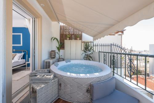 Amazing Acropolis View Penthouse Apartment With Jacuzzi
