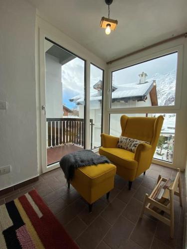 Ruang duduk di Cozy apartment near the slopes