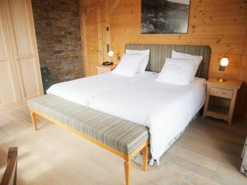 Un ou plusieurs lits dans un hébergement de l'établissement Between Boutique Hotel