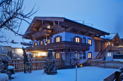 Το Bewegte Berge Apartments τον χειμώνα
