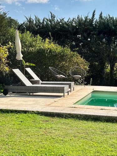 Charmante maisonnette avec jardin et piscine