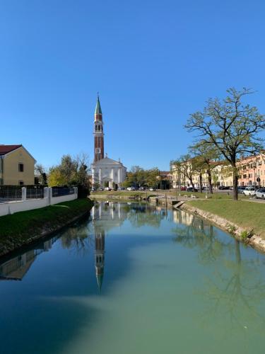 Výhled na řeku, která protéká v blízkosti bed and breakfast