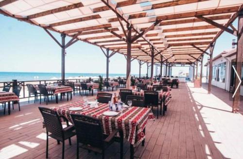 Εστιατόριο ή άλλο μέρος για φαγητό στο S Pollo Apartments by first beach line