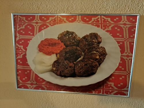 Makanan di atau berdekatan apartmen