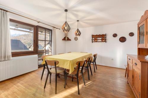 Fotografie z fotogalerie ubytování Holiday Home Kersnik v destinaci Bohinj