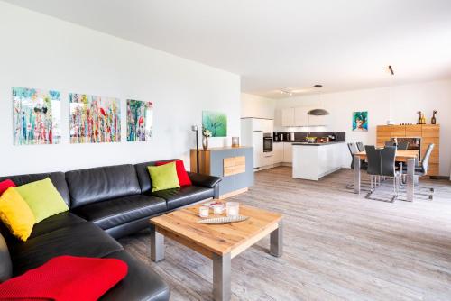 Nhà bếp/bếp nhỏ tại Terrassenwohnung "Inselhain" - Oase am Haff