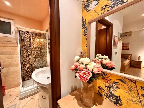 Ένα μπάνιο στο Private Studio Center Opera and Nevski Cathedral