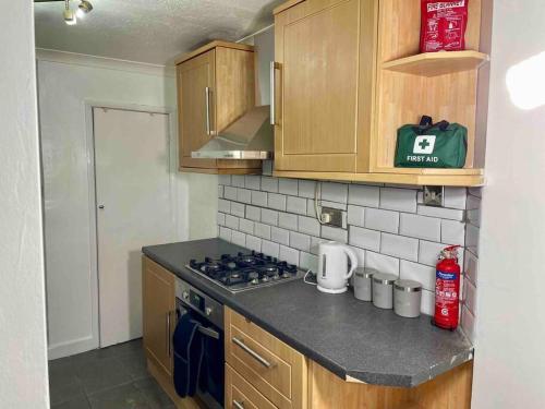 Dapur atau dapur kecil di Home In Medway Chatham