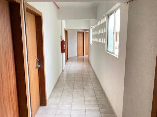 an empty hallway with a corridorngthngthngthngthngthngthngthngthngthngth at VILLA DEL SOL Hotel in Fortaleza