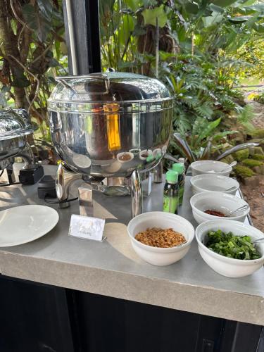 Makanan di atau berdekatan resort