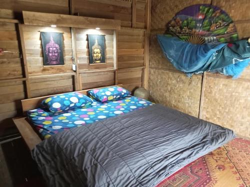 En eller flere senge i et værelse på Tad Lo - FANDEE ISLAND - Mountain House - Bolaven Loop Pakse