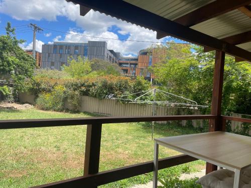 Φωτογραφία από το άλμπουμ του Canberra Hospital Locum Welcome - 2BR House σε Harman