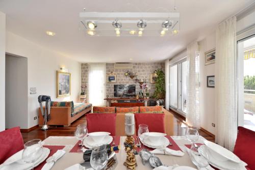 Luxury Seaside Apartment – Photos 4