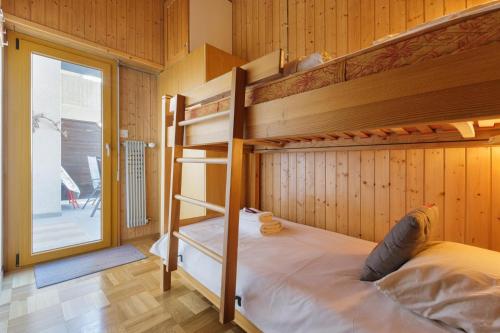 Savoleyres 35 Centrally placed ski in/out apartment next to lift with garage