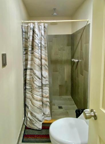 Ένα μπάνιο στο Kalanchoe Poshtel Suites