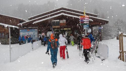 Charmant mobilhome à 2 pas remontés ski Samoëns