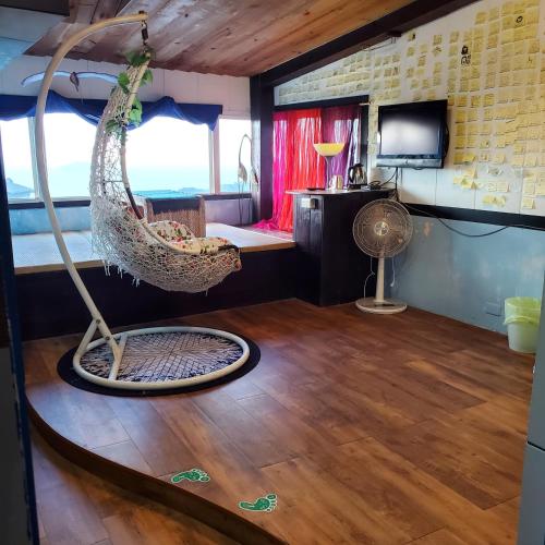 Televisyen dan/atau pusat hiburan di 九份市下巷石屋民宿