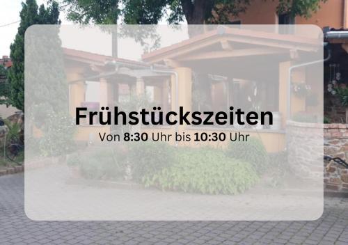 una foto de una casa con las palabras en Hotel und Pension Al Dente, en Nünchritz