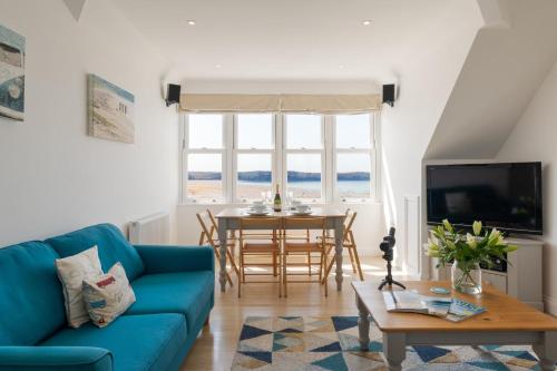 5 Hartland House