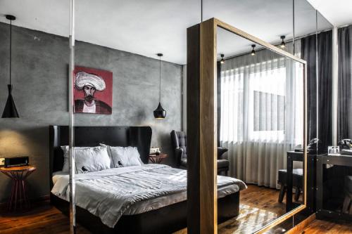 Deluxe Double or Twin Room with City View