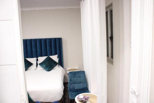 Χώρος καθιστικού στο Chic Guest House & Solar system free from load shedding
