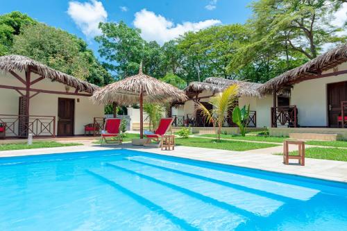 Piscina a Blue Sky Resort o a prop