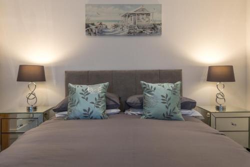 8 Hartland House – Photos 3