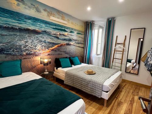 ソール・オスゴールにあるOcean View by carlon luxury rentalsのベッドルーム1室(ベッド2台付)が備わります。